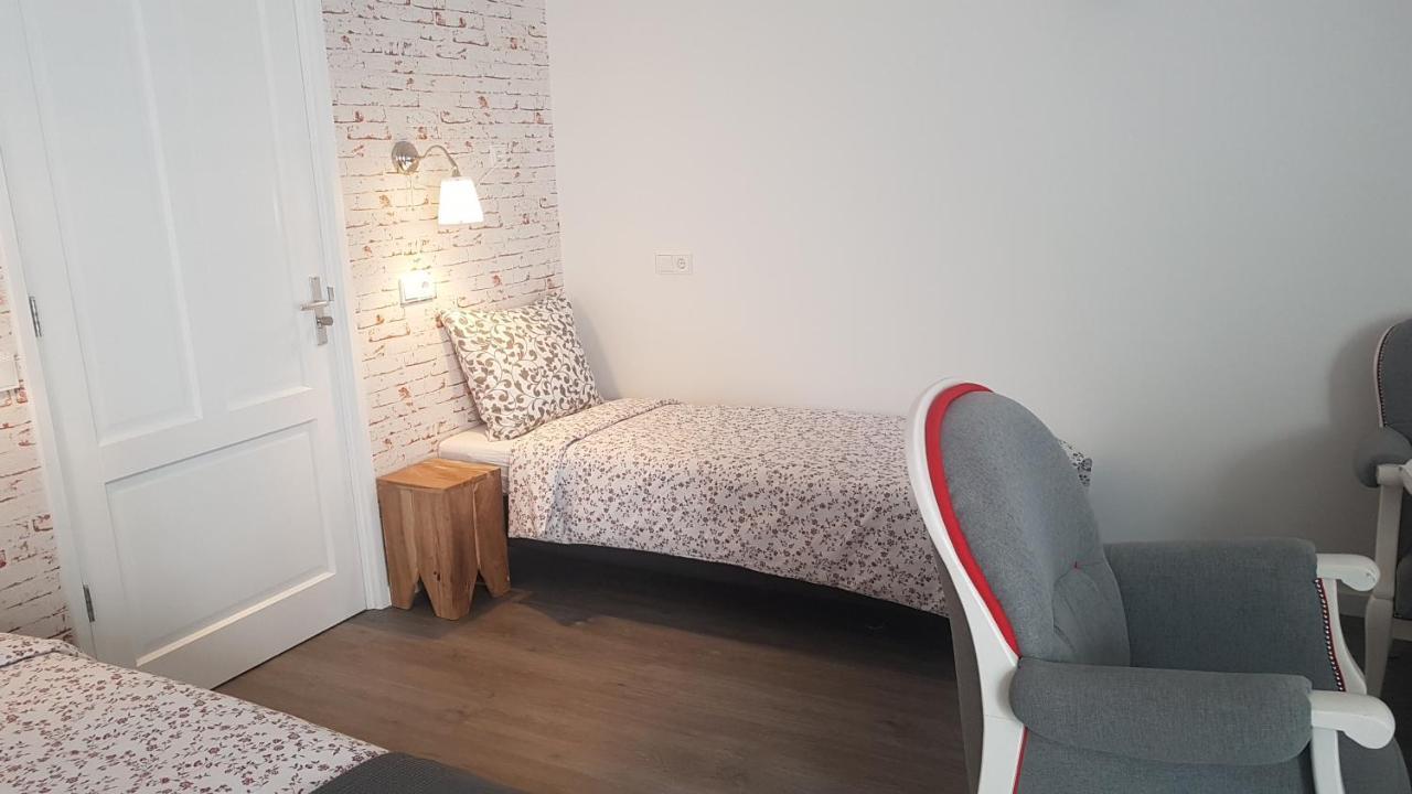 Vierbettzimmer mit eigenem Bad